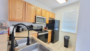 2 Master Suite Apartment near North Florida Regional Med, UF Health, & Mall